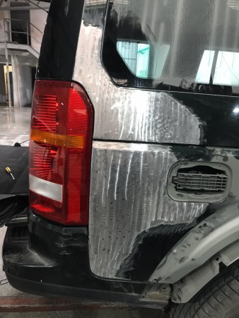 Costado desabollado con sus líneas